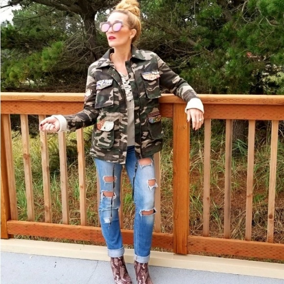 Anthropologie Beautiful Stories Embroidered Camo Utility Jacket M Mixed Media - Picture 14 of 16
